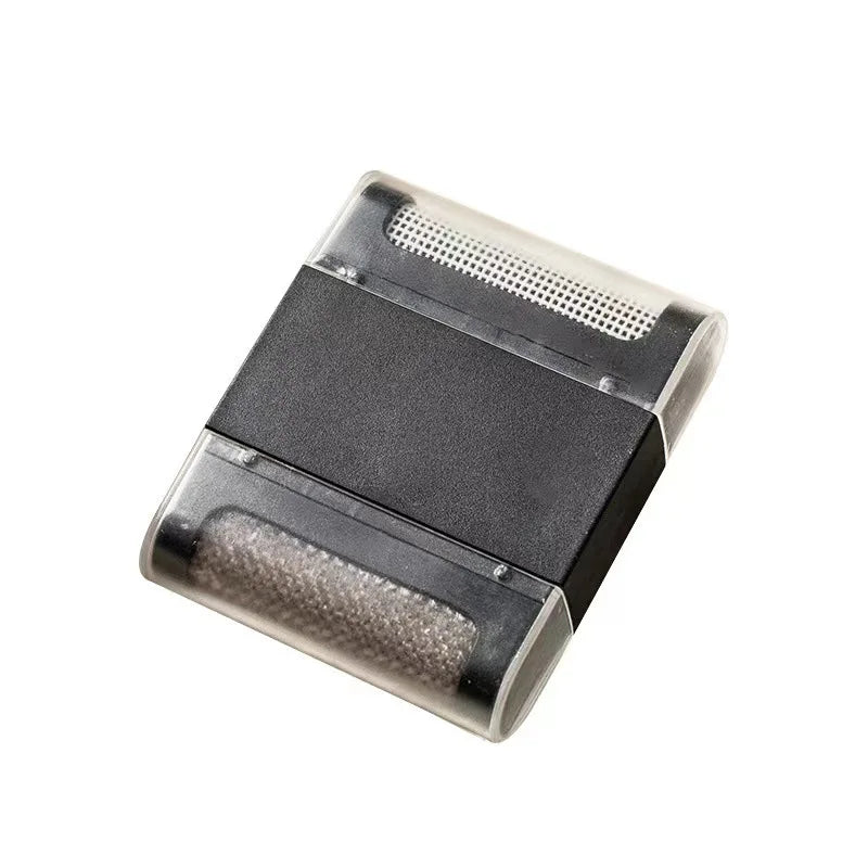 Portable Mini Pet Hair & Lint
Remover Brush